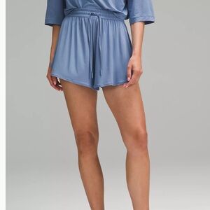 Lululemon Modal High-Rise Short 3.5" oasis blue - size 6